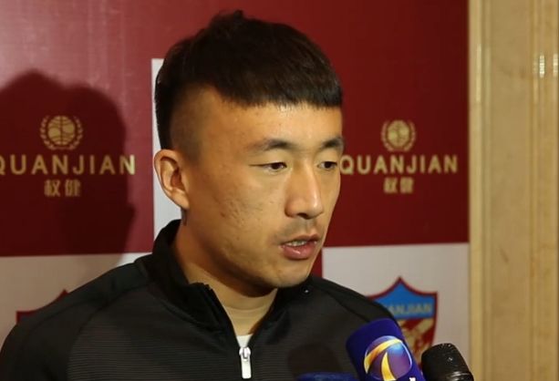 此外，官推还配文称：;这就是天选之人，海登;克里斯滕森游览迪士尼中的星战乐园